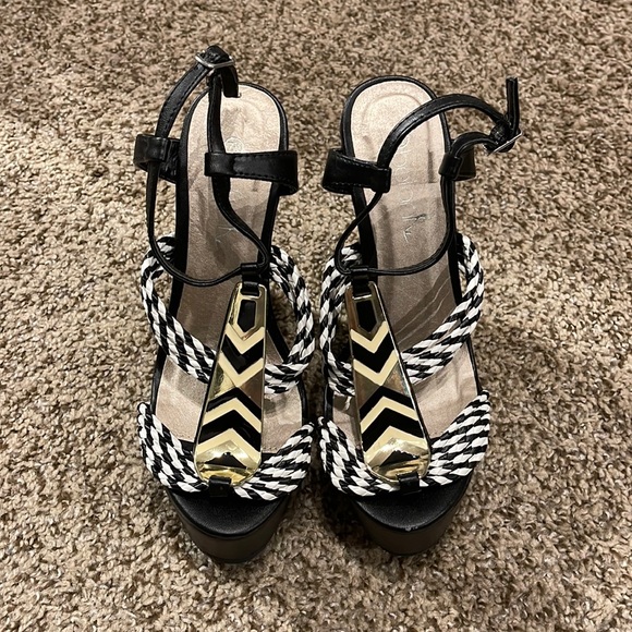 Betani wedges - Picture 1 of 4